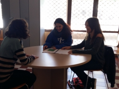 Estudiants d'integració social coneixen visiten el servei de Mediació de Mataró