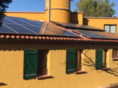 L’entesa entre 4 cooperatives fa possible la creació d’una instal·lació fotovoltaica autònoma, al Centre d’acollida l’Illot Gran. 