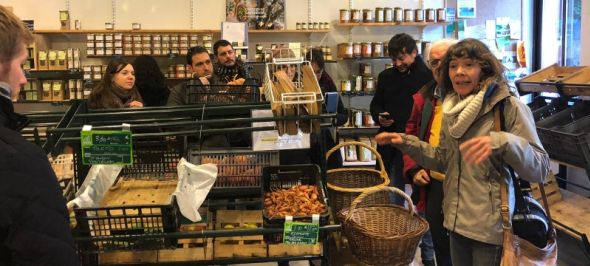 L’Ateneu Cooperatiu de la Catalunya Central participa en una visita a experiències agroecològiques al sud de França L'Ateneu Cooperatiu de la Catalunya central ha realitzat una sortida al sud de França per conèixer sobre el terreny diferents experiències en els àmbits de l'agroecologia i la sobirania alimentària, dos dels eixos entorn dels quals treballa l'Ateneu.